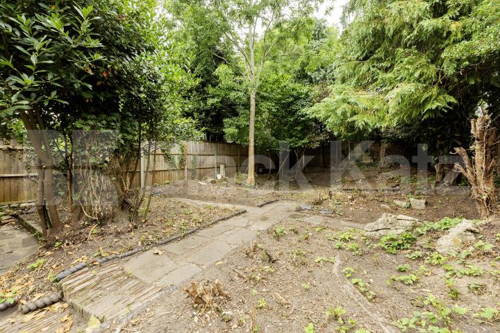 newly renovated 4 bedroom Family home located only minutes to Arnos Grove   Dale Green Road, Arnos Grove